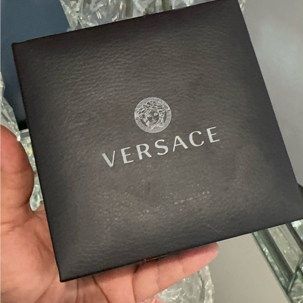 VERSACE
Gold Asymmetric Medusa Crystal Drop Stud Earrings - Picture 13 of 14
